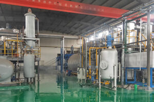 Waste oil sludge pyrolysis distillation diesel plant