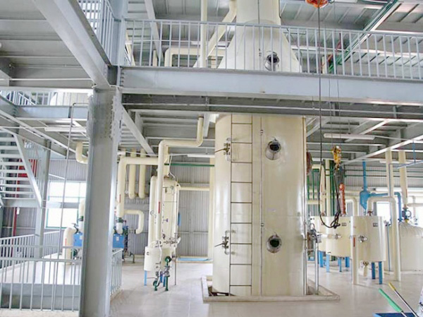 Oil solvent extraction process of rice bran oil production line