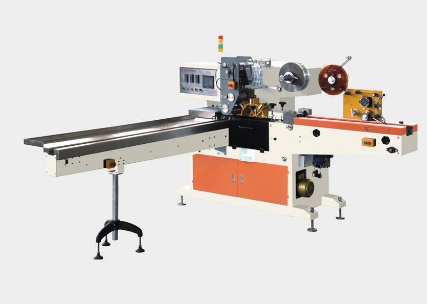 Handkerchief paper automatic packaging machine