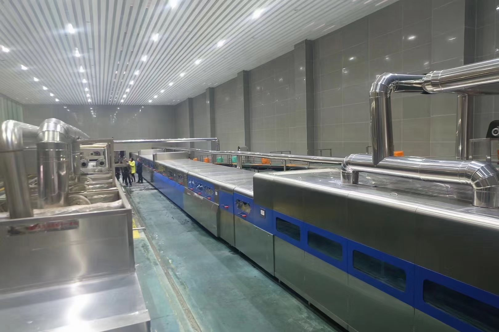 The advantages of a large-scale tableware and bowl cleaning and disinfection production line